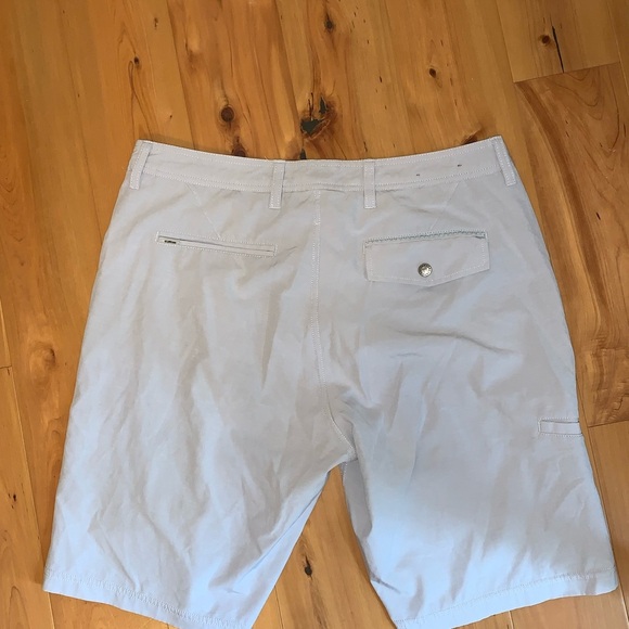 Men’s Light Gray Link soul Shorts - Picture 4 of 4
